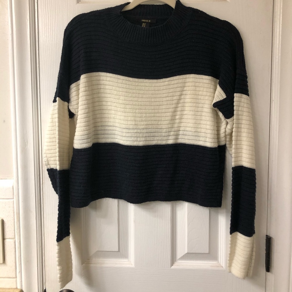 forever 21 cropped crew neck long sleeve (striped)